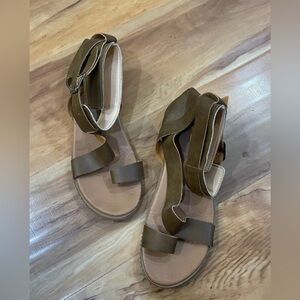 Womenβs Leather Ankle Strap Sandals - Size 8